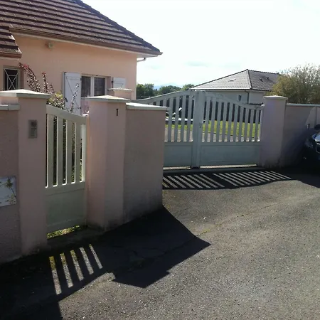 Апартаменты Duplex Maison Avec Grand Spa 62 Jets Massants Abrite Face Aux Pyrenees