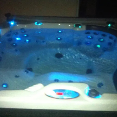 Duplex Maison Avec Grand Spa 62 Jets Massants Abrite Face Aux Pyrenees *