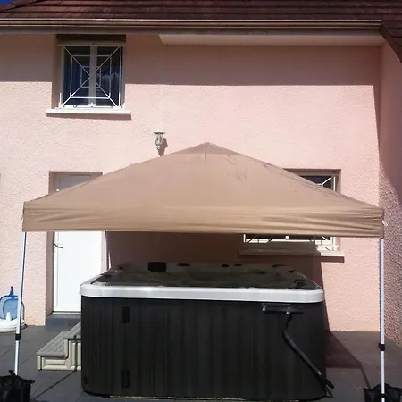 Апартаменты Duplex Maison Avec Grand Spa 62 Jets Massants Abrite Face Aux Pyrenees *